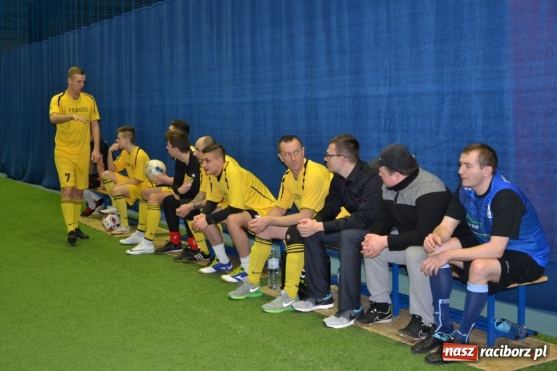 Zdjęcie w galerii na portalu naszraciborz.pl: LKS Owsiszcze z Pucharem Wójta w Halowym Turnieju Piłki Nożnej  wiadomości z regionu