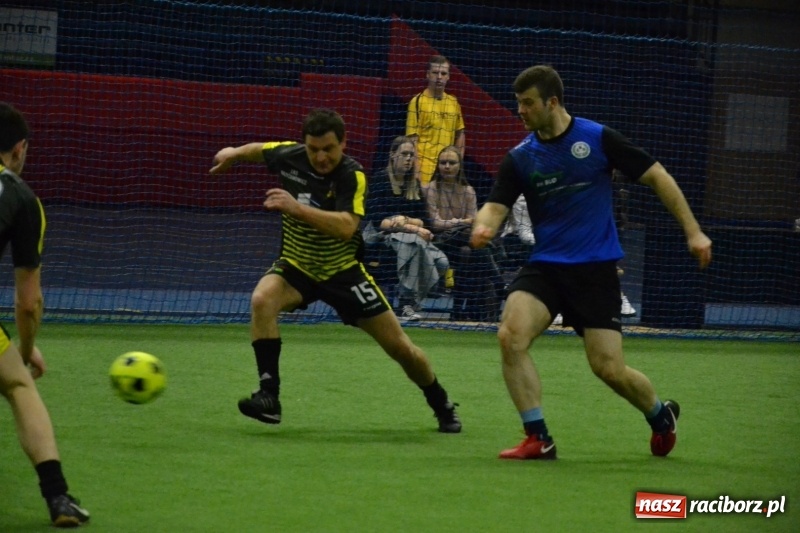 Zdjęcie w galerii na portalu naszraciborz.pl: LKS Owsiszcze z Pucharem Wójta w Halowym Turnieju Piłki Nożnej  wiadomości z regionu