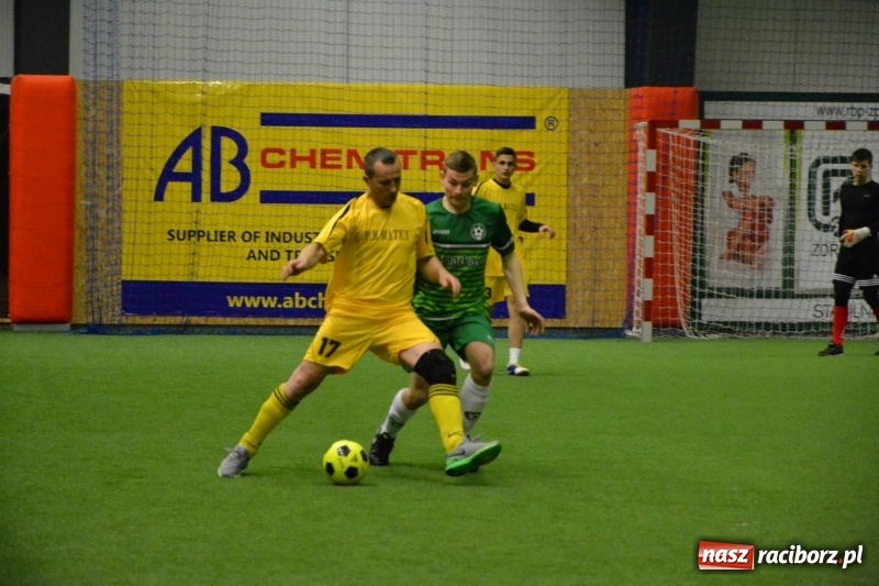 Zdjęcie w galerii na portalu naszraciborz.pl: LKS Owsiszcze z Pucharem Wójta w Halowym Turnieju Piłki Nożnej  wiadomości z regionu