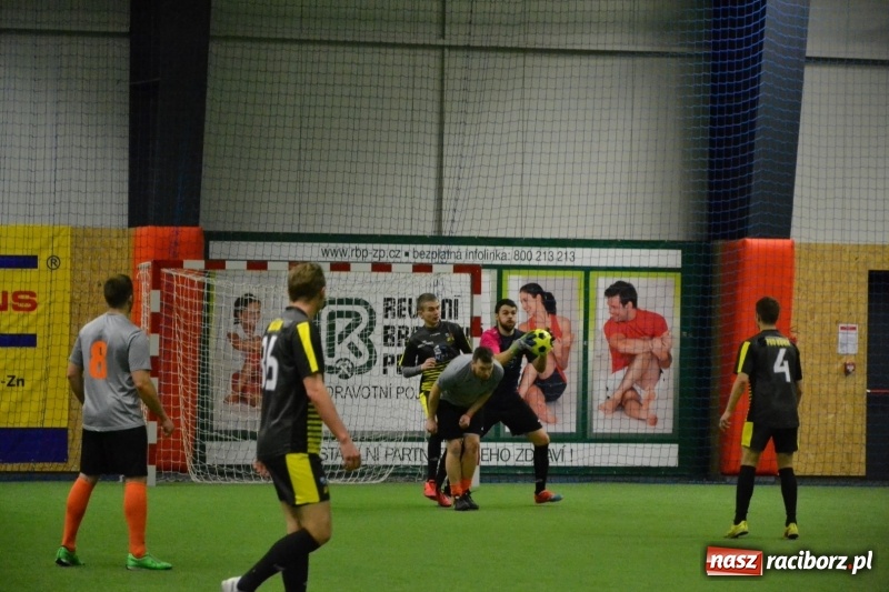 Zdjęcie w galerii na portalu naszraciborz.pl: LKS Owsiszcze z Pucharem Wójta w Halowym Turnieju Piłki Nożnej  wiadomości z regionu
