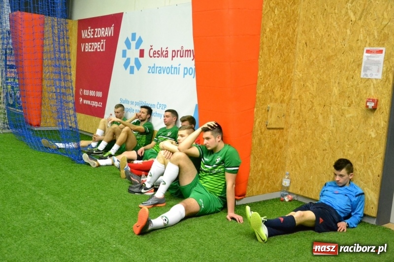 Zdjęcie w galerii na portalu naszraciborz.pl: LKS Owsiszcze z Pucharem Wójta w Halowym Turnieju Piłki Nożnej  wiadomości z regionu