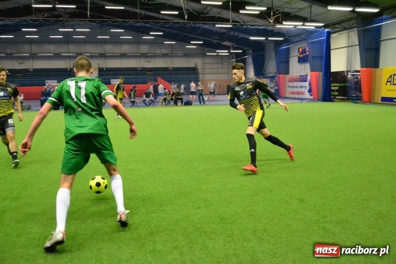 Zdjęcie w galerii na portalu naszraciborz.pl: LKS Owsiszcze z Pucharem Wójta w Halowym Turnieju Piłki Nożnej  wiadomości z regionu