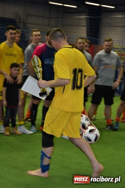 Zdjęcie w galerii na portalu naszraciborz.pl: LKS Owsiszcze z Pucharem Wójta w Halowym Turnieju Piłki Nożnej  wiadomości z regionu