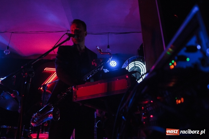 Zdjęcie w galerii na portalu naszraciborz.pl: Zespół Voo Voo zagrał na Końcu Świata wiadomości z regionu
