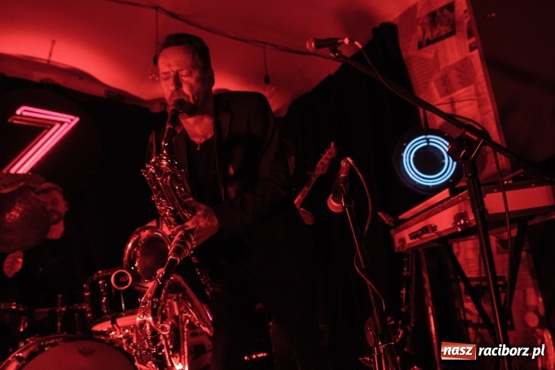 Zdjęcie w galerii na portalu naszraciborz.pl: Zespół Voo Voo zagrał na Końcu Świata wiadomości z regionu