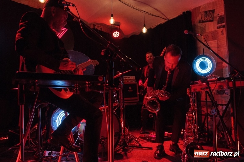 Zdjęcie w galerii na portalu naszraciborz.pl: Zespół Voo Voo zagrał na Końcu Świata wiadomości z regionu