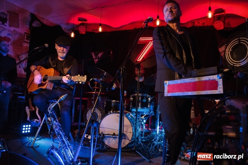 Zdjęcie w galerii na portalu naszraciborz.pl: Zespół Voo Voo zagrał na Końcu Świata wiadomości z regionu