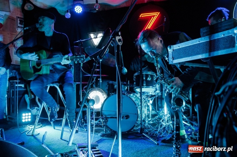 Zdjęcie w galerii na portalu naszraciborz.pl: Zespół Voo Voo zagrał na Końcu Świata wiadomości z regionu