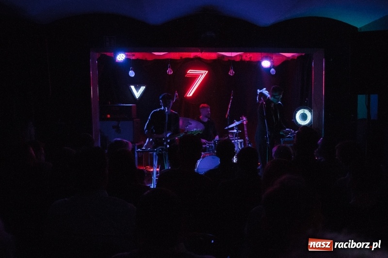 Zdjęcie w galerii na portalu naszraciborz.pl: Zespół Voo Voo zagrał na Końcu Świata wiadomości z regionu