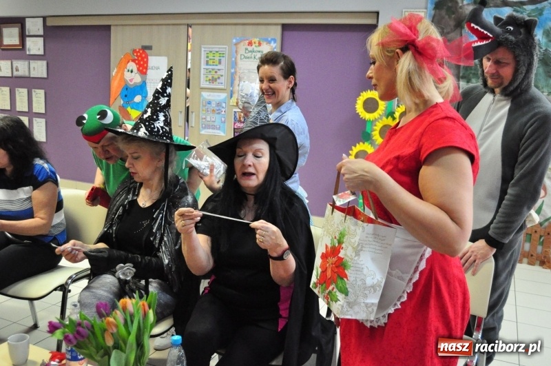 Zdjęcie w galerii na portalu naszraciborz.pl: Bajkowy dzień kobiet w Akademii Fitness wiadomości z regionu