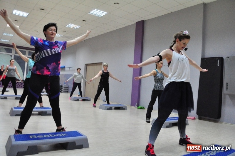 Zdjęcie w galerii na portalu naszraciborz.pl: Bajkowy dzień kobiet w Akademii Fitness wiadomości z regionu