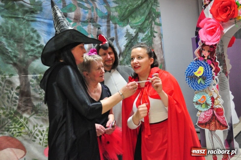 Zdjęcie w galerii na portalu naszraciborz.pl: Bajkowy dzień kobiet w Akademii Fitness wiadomości z regionu