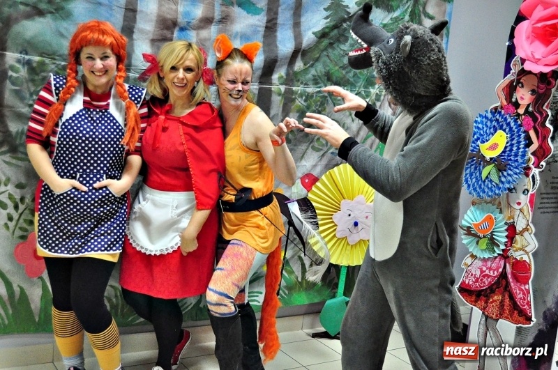 Zdjęcie w galerii na portalu naszraciborz.pl: Bajkowy dzień kobiet w Akademii Fitness wiadomości z regionu