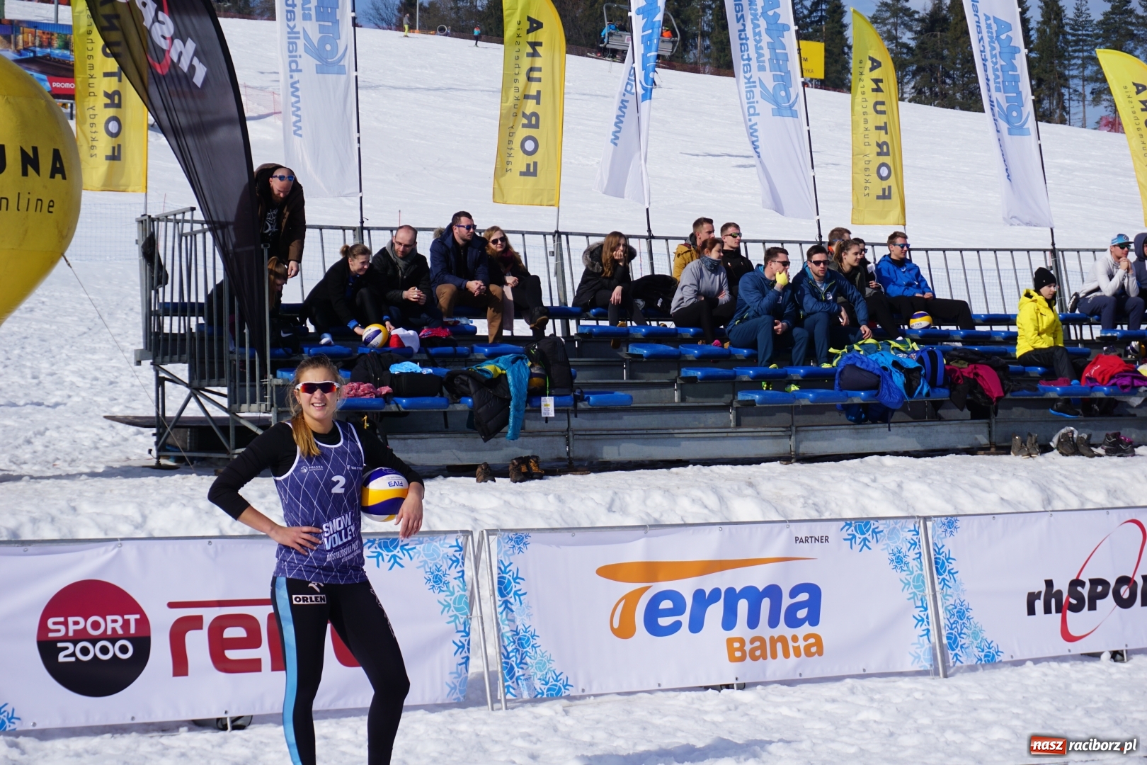 Zdjęcie w galerii na portalu naszraciborz.pl: Monika Brzostek mistrzynią Polski w siatkówce na śniegu wiadomości z regionu