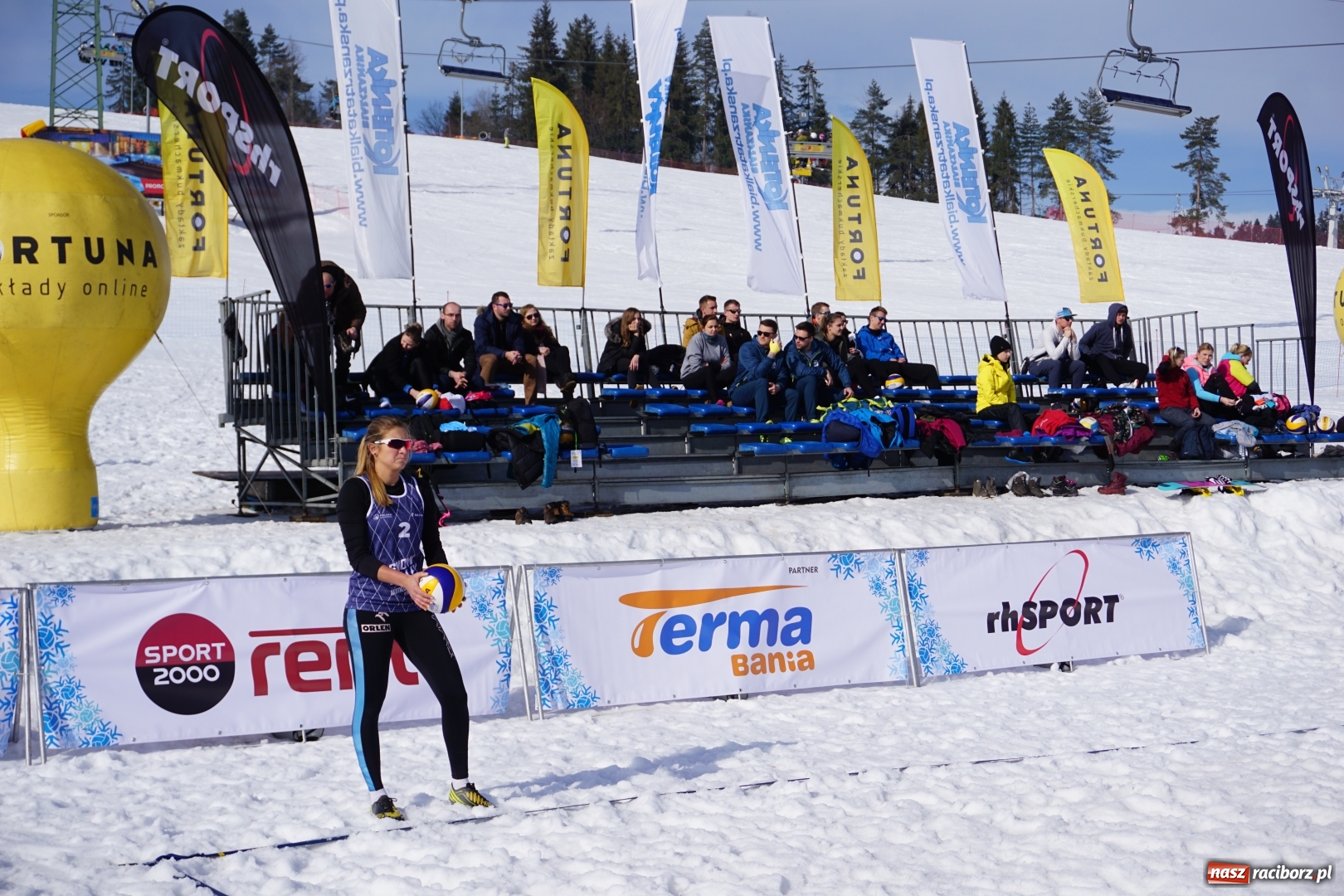 Zdjęcie w galerii na portalu naszraciborz.pl: Monika Brzostek mistrzynią Polski w siatkówce na śniegu wiadomości z regionu