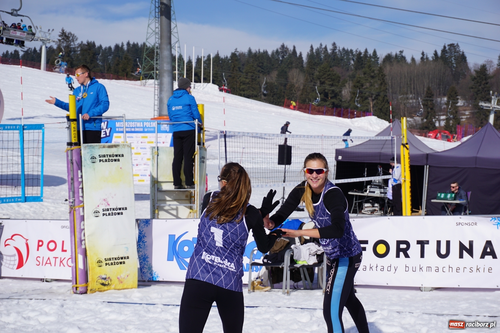 Zdjęcie w galerii na portalu naszraciborz.pl: Monika Brzostek mistrzynią Polski w siatkówce na śniegu wiadomości z regionu
