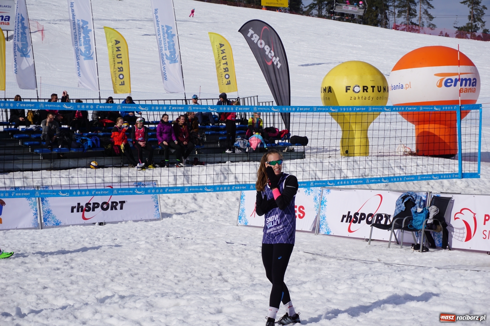 Zdjęcie w galerii na portalu naszraciborz.pl: Monika Brzostek mistrzynią Polski w siatkówce na śniegu wiadomości z regionu