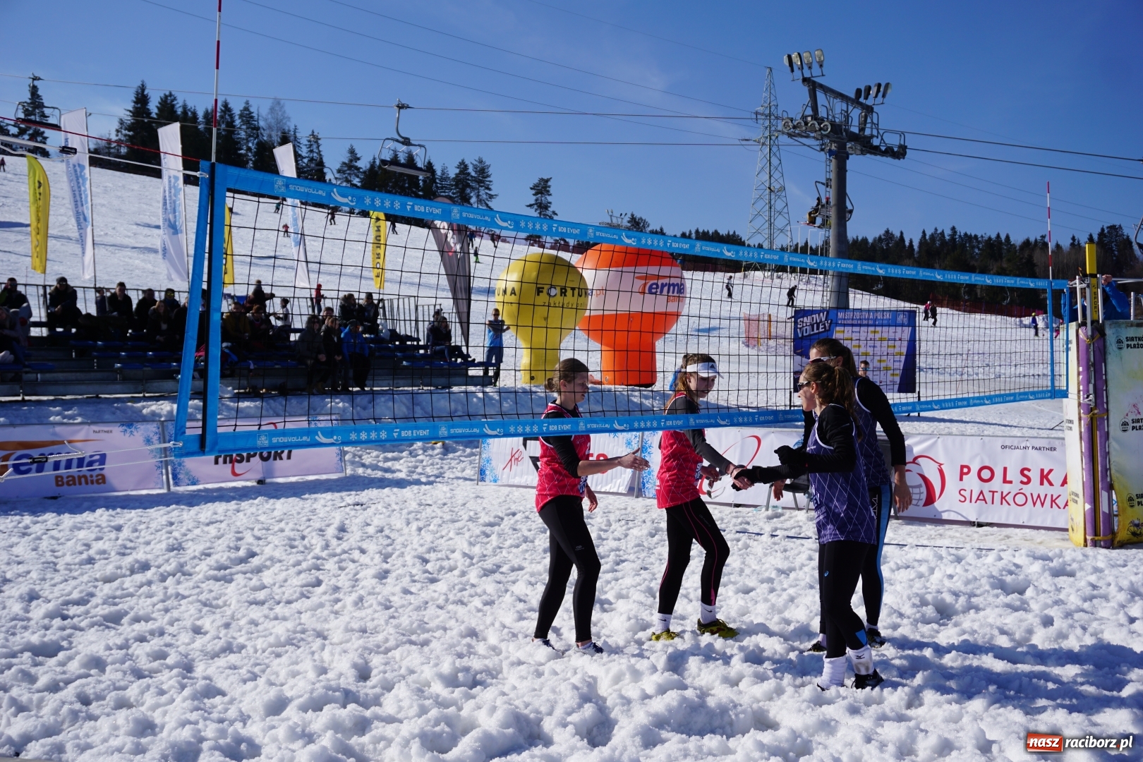 Zdjęcie w galerii na portalu naszraciborz.pl: Monika Brzostek mistrzynią Polski w siatkówce na śniegu wiadomości z regionu