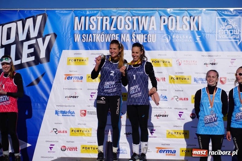 Zdjęcie w galerii na portalu naszraciborz.pl: Monika Brzostek mistrzynią Polski w siatkówce na śniegu wiadomości z regionu