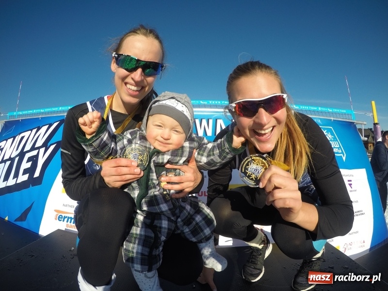 Zdjęcie w galerii na portalu naszraciborz.pl: Monika Brzostek mistrzynią Polski w siatkówce na śniegu wiadomości z regionu