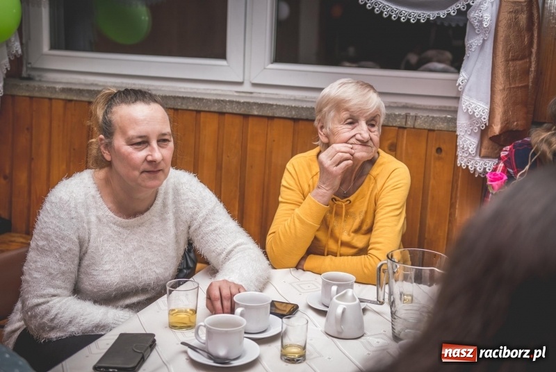Zdjęcie w galerii na portalu naszraciborz.pl: Dzień Kobiet w Wojnowicach na wesoło  wiadomości z regionu