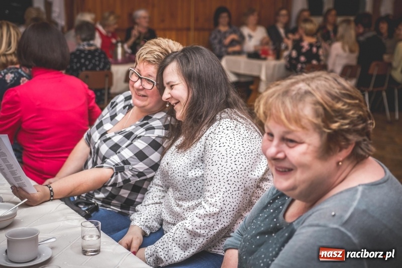 Zdjęcie w galerii na portalu naszraciborz.pl: Dzień Kobiet w Wojnowicach na wesoło  wiadomości z regionu
