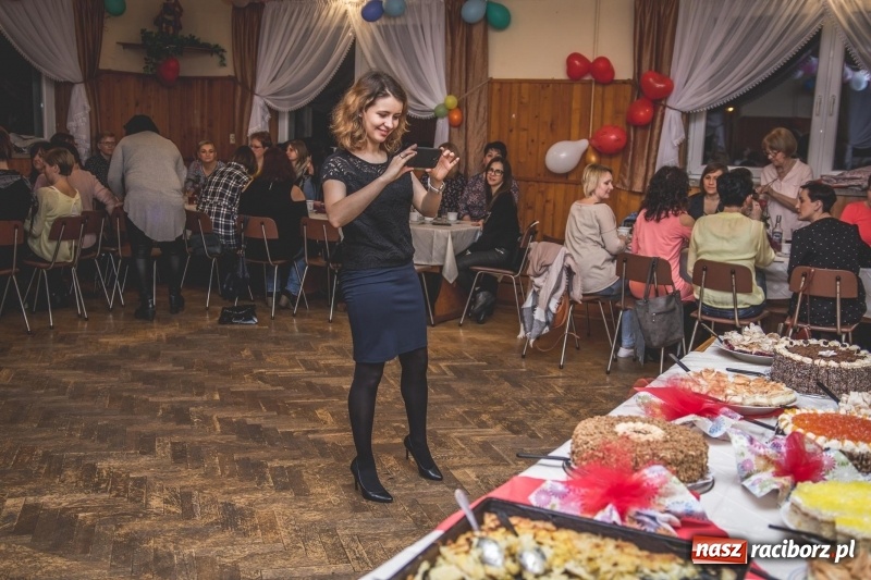 Zdjęcie w galerii na portalu naszraciborz.pl: Dzień Kobiet w Wojnowicach na wesoło  wiadomości z regionu