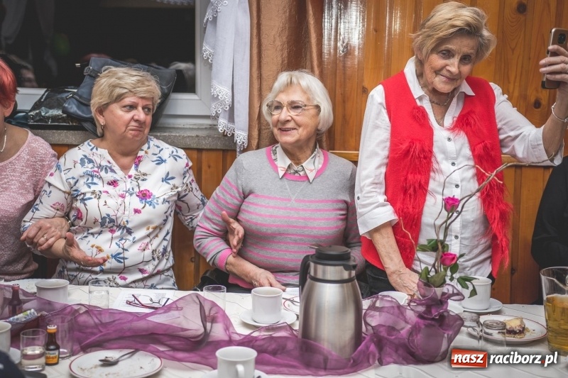 Zdjęcie w galerii na portalu naszraciborz.pl: Dzień Kobiet w Wojnowicach na wesoło  wiadomości z regionu