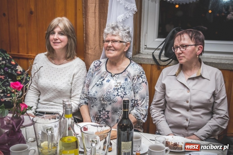 Zdjęcie w galerii na portalu naszraciborz.pl: Dzień Kobiet w Wojnowicach na wesoło  wiadomości z regionu