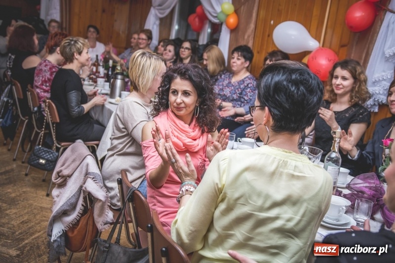 Zdjęcie w galerii na portalu naszraciborz.pl: Dzień Kobiet w Wojnowicach na wesoło  wiadomości z regionu