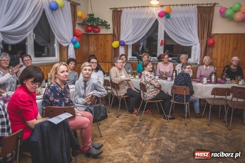 Zdjęcie w galerii na portalu naszraciborz.pl: Dzień Kobiet w Wojnowicach na wesoło  wiadomości z regionu