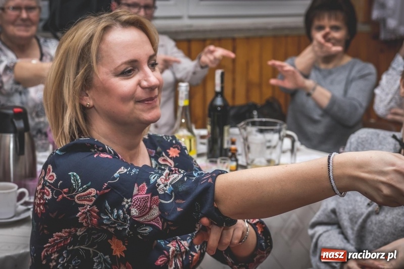 Zdjęcie w galerii na portalu naszraciborz.pl: Dzień Kobiet w Wojnowicach na wesoło  wiadomości z regionu