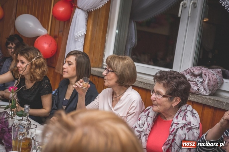 Zdjęcie w galerii na portalu naszraciborz.pl: Dzień Kobiet w Wojnowicach na wesoło  wiadomości z regionu