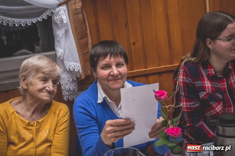 Zdjęcie w galerii na portalu naszraciborz.pl: Dzień Kobiet w Wojnowicach na wesoło  wiadomości z regionu