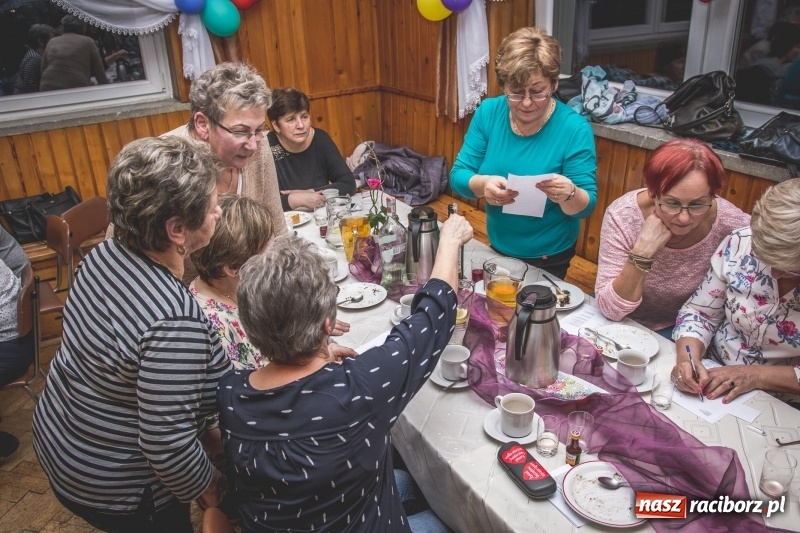 Zdjęcie w galerii na portalu naszraciborz.pl: Dzień Kobiet w Wojnowicach na wesoło  wiadomości z regionu