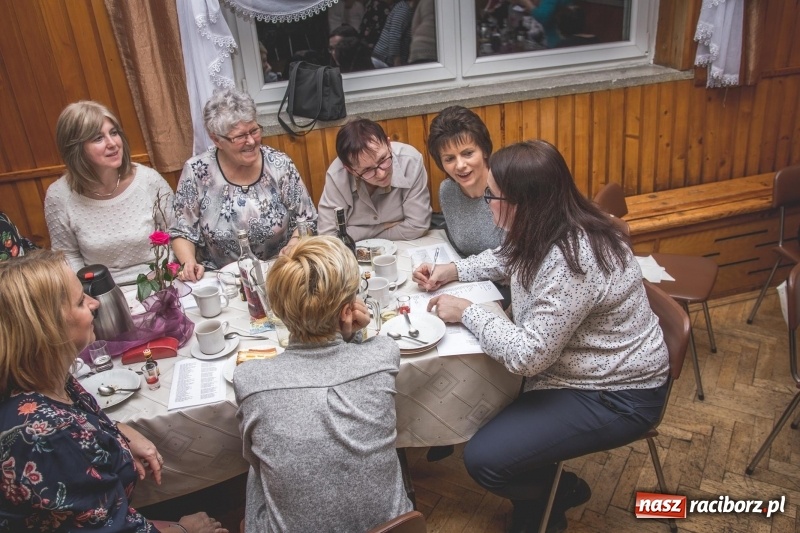 Zdjęcie w galerii na portalu naszraciborz.pl: Dzień Kobiet w Wojnowicach na wesoło  wiadomości z regionu