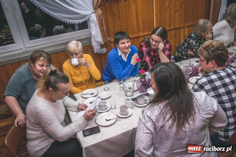 Zdjęcie w galerii na portalu naszraciborz.pl: Dzień Kobiet w Wojnowicach na wesoło  wiadomości z regionu
