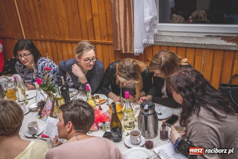 Zdjęcie w galerii na portalu naszraciborz.pl: Dzień Kobiet w Wojnowicach na wesoło  wiadomości z regionu