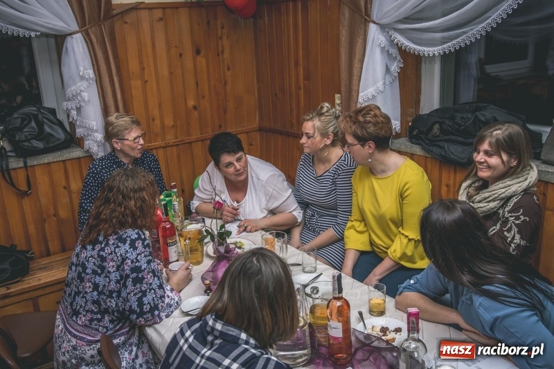 Zdjęcie w galerii na portalu naszraciborz.pl: Dzień Kobiet w Wojnowicach na wesoło  wiadomości z regionu