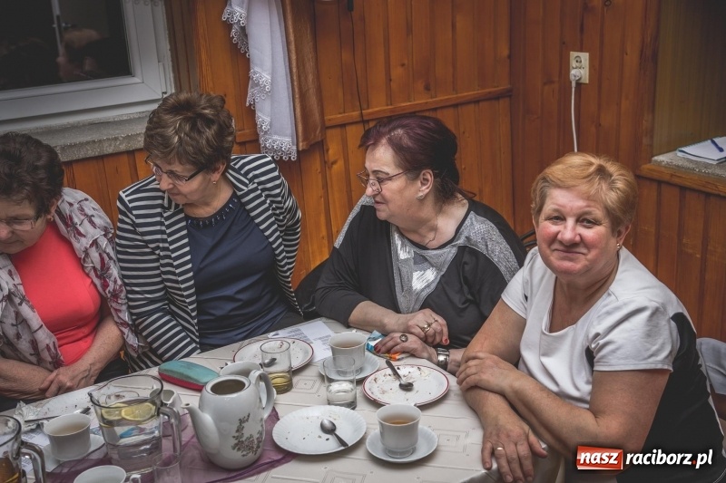 Zdjęcie w galerii na portalu naszraciborz.pl: Dzień Kobiet w Wojnowicach na wesoło  wiadomości z regionu