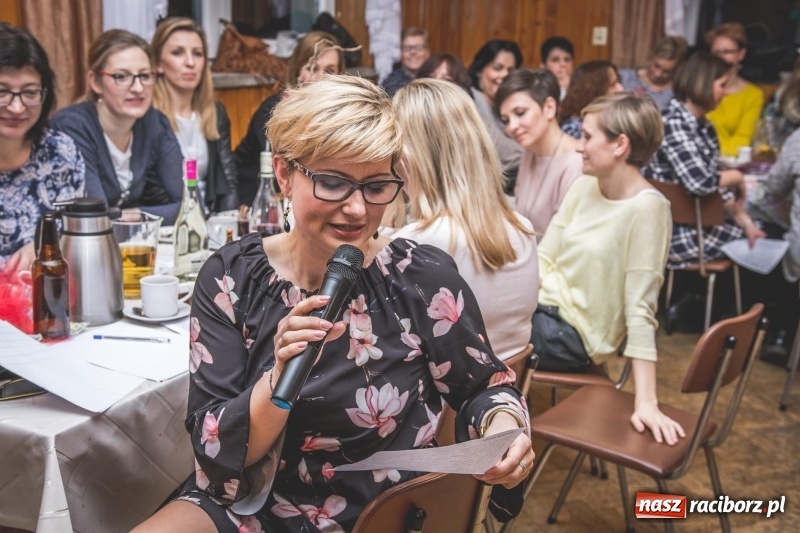 Zdjęcie w galerii na portalu naszraciborz.pl: Dzień Kobiet w Wojnowicach na wesoło  wiadomości z regionu