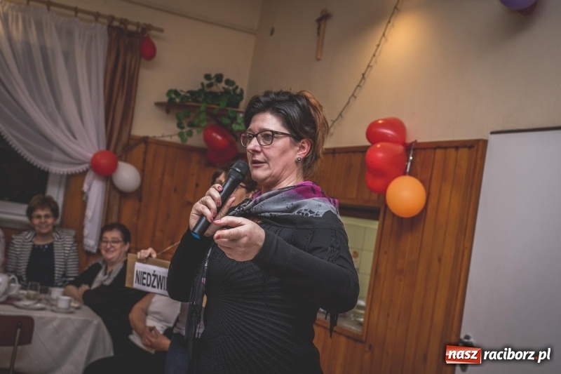 Zdjęcie w galerii na portalu naszraciborz.pl: Dzień Kobiet w Wojnowicach na wesoło  wiadomości z regionu