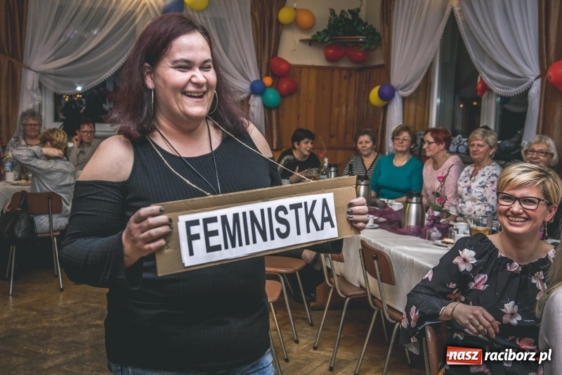 Zdjęcie w galerii na portalu naszraciborz.pl: Dzień Kobiet w Wojnowicach na wesoło  wiadomości z regionu