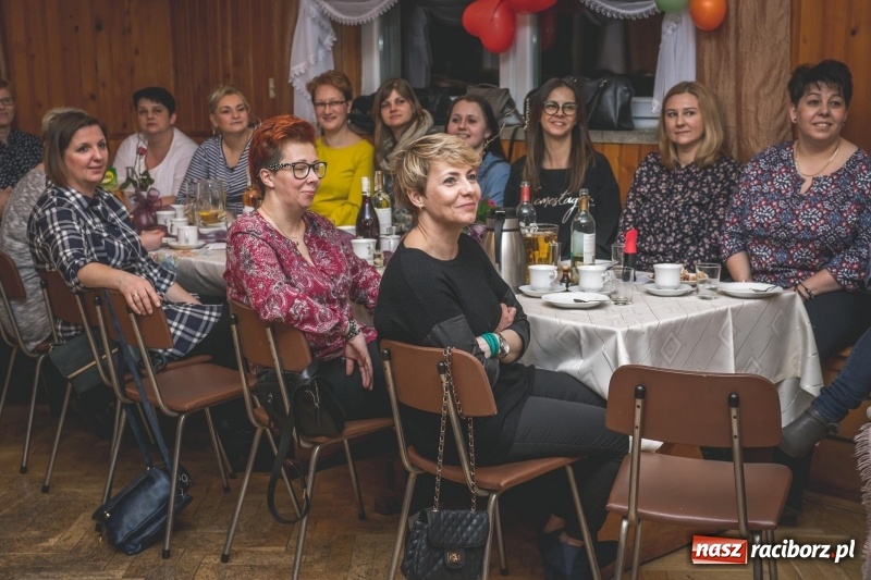 Zdjęcie w galerii na portalu naszraciborz.pl: Dzień Kobiet w Wojnowicach na wesoło  wiadomości z regionu
