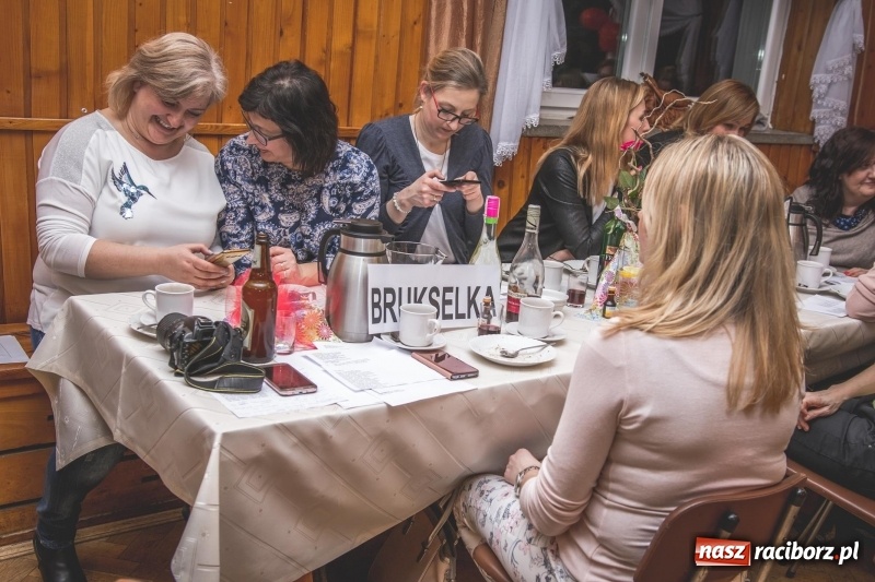 Zdjęcie w galerii na portalu naszraciborz.pl: Dzień Kobiet w Wojnowicach na wesoło  wiadomości z regionu