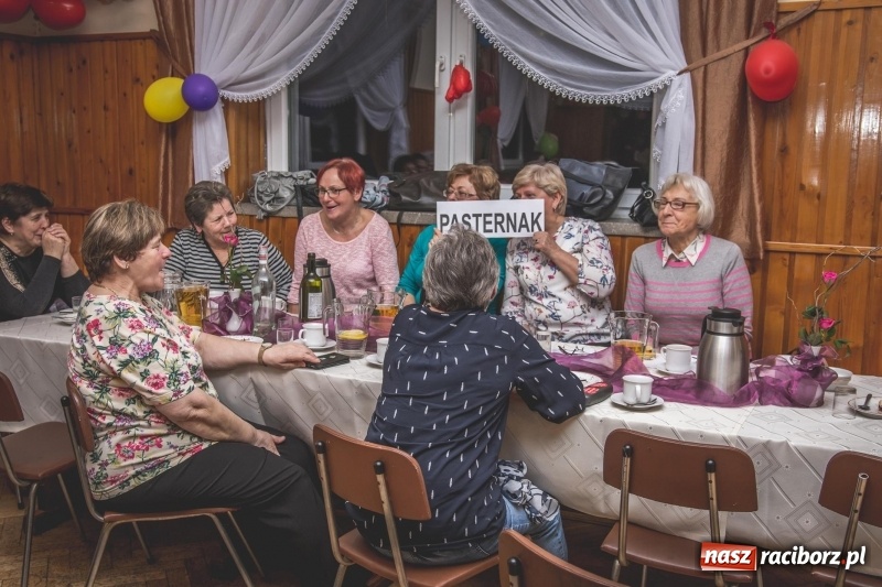 Zdjęcie w galerii na portalu naszraciborz.pl: Dzień Kobiet w Wojnowicach na wesoło  wiadomości z regionu