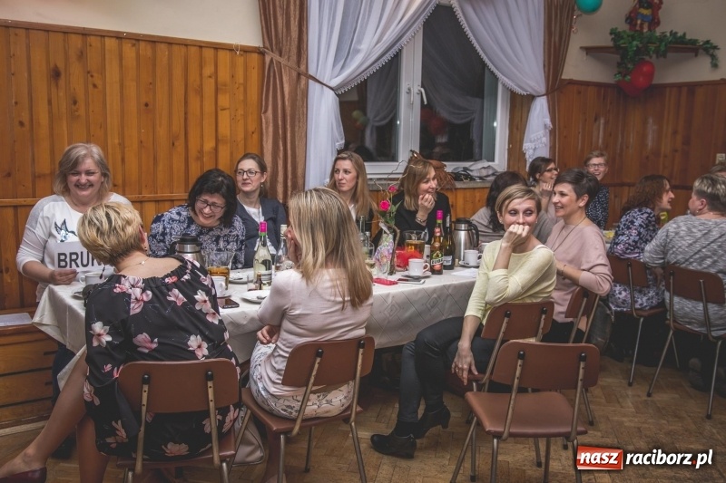 Zdjęcie w galerii na portalu naszraciborz.pl: Dzień Kobiet w Wojnowicach na wesoło  wiadomości z regionu