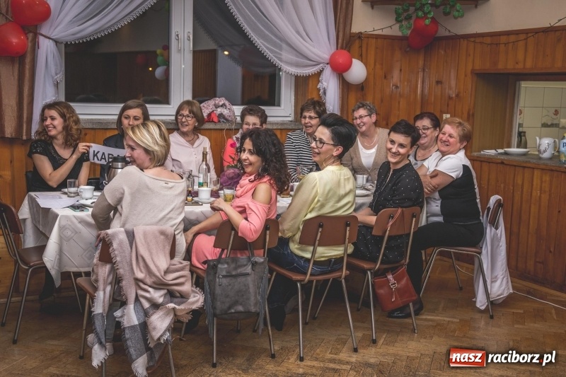 Zdjęcie w galerii na portalu naszraciborz.pl: Dzień Kobiet w Wojnowicach na wesoło  wiadomości z regionu