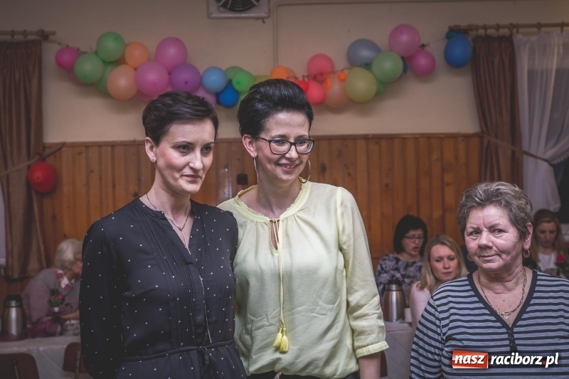 Zdjęcie w galerii na portalu naszraciborz.pl: Dzień Kobiet w Wojnowicach na wesoło  wiadomości z regionu