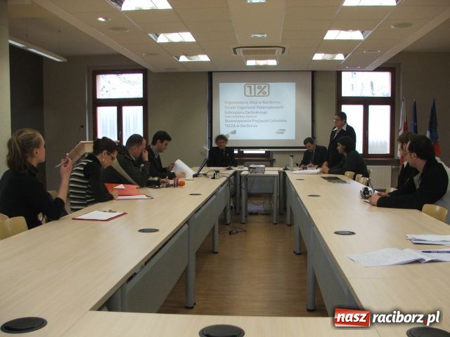 Zdjęcie w galerii na portalu naszraciborz.pl: Kwiecień miesiącem żniw z 1% wiadomości z regionu